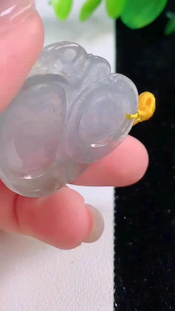 天然A货翡翠冰种紫罗兰佛公吊坠，尺寸34-37.7-4.6，重量:9.78g
12月2日