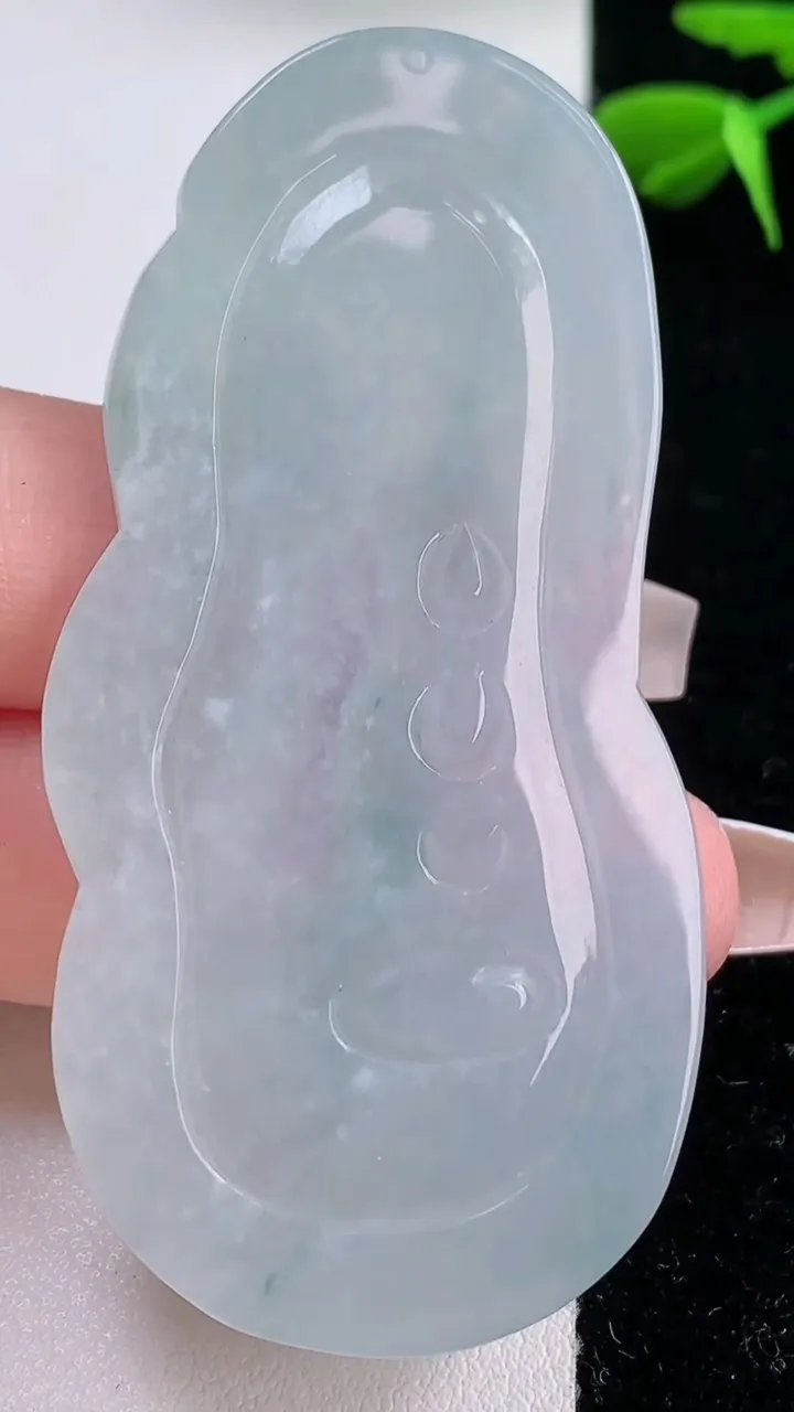 天然A货翡翠飘花普贤菩萨吊坠，尺寸64.5-31.8-6，重:23.23g
12月2日