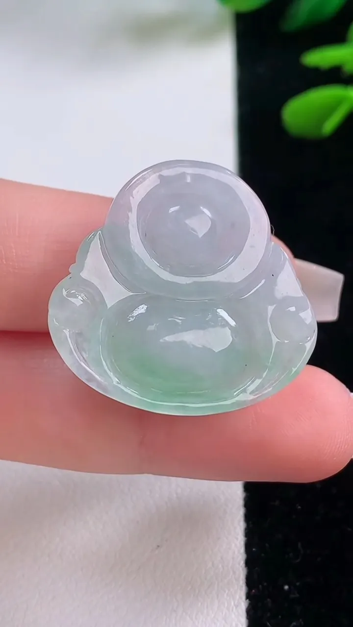 天然A货翡翠佛公吊坠，尺寸26.4-28.5-7.7，重量:8.07g
12月2日