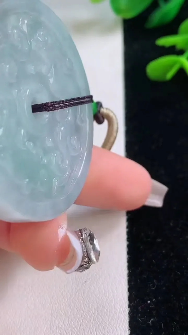 天然A货翡翠凤凰吊坠，尺寸45.6-8.2，重量:40.58g
12月2日