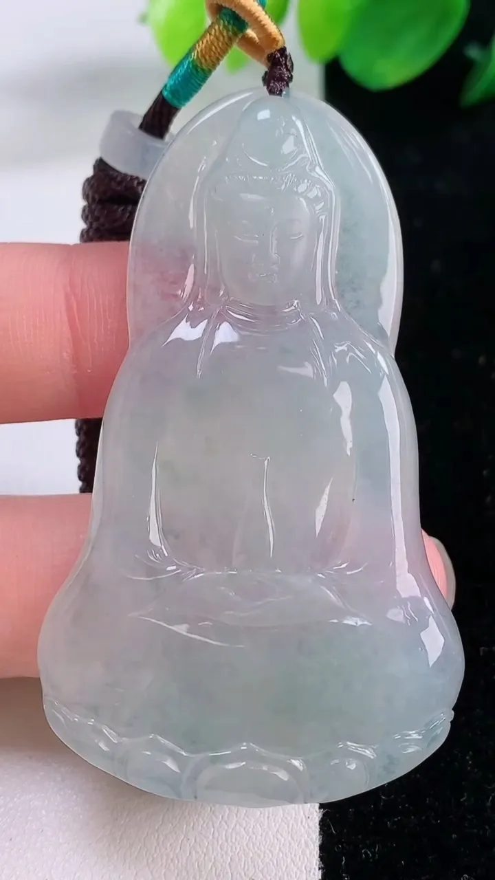 天然A货翡翠观音菩萨吊坠，尺寸60.5-35.5-4.7，重量:21.92g
12月2日
