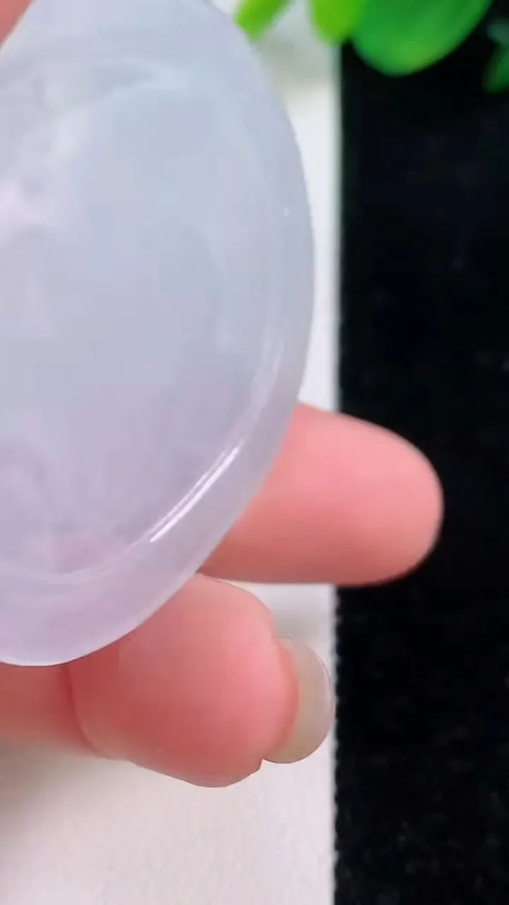 天然A货翡翠紫罗兰生肖猴吊坠，尺寸48.8-42.5-5，重量:19.47g
12月2日