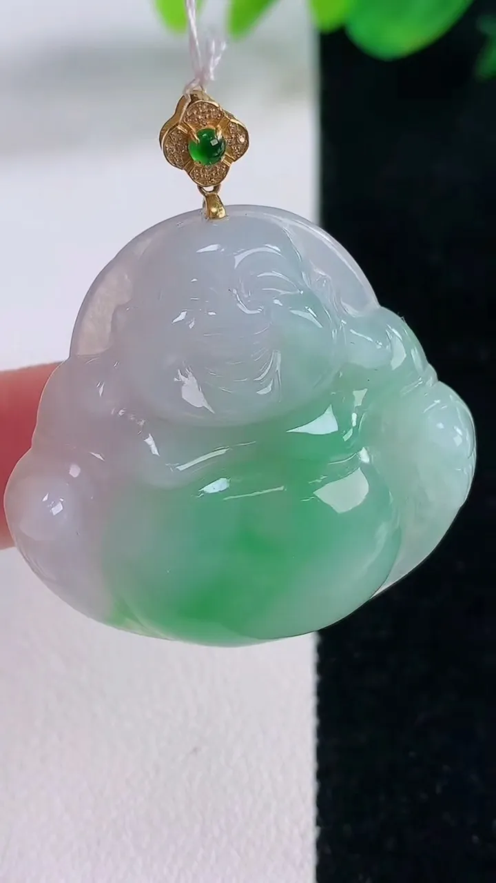 天然A货翡翠佛公吊坠，尺寸32.6-34.5-6.7，重量:11.74g
12月2日