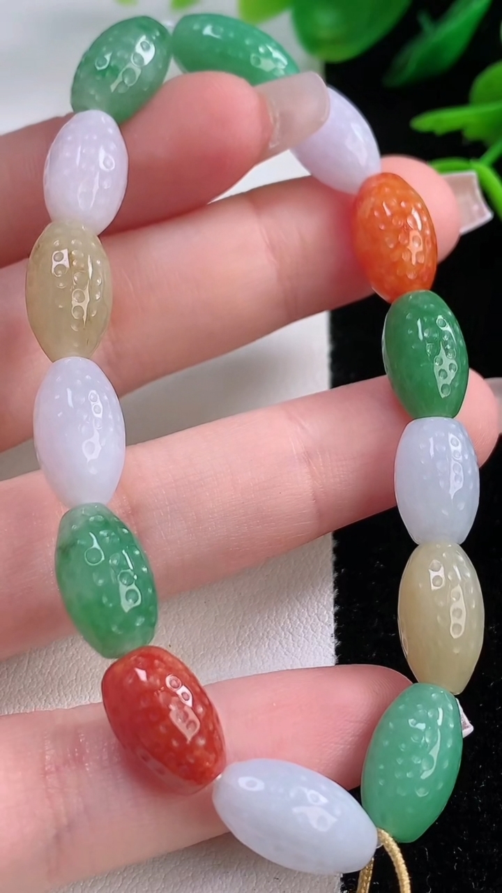 天然A货翡翠三彩路路通手串，尺寸12.2-8-7.8-14颗，重量:22.64g12月2日
工厂直销