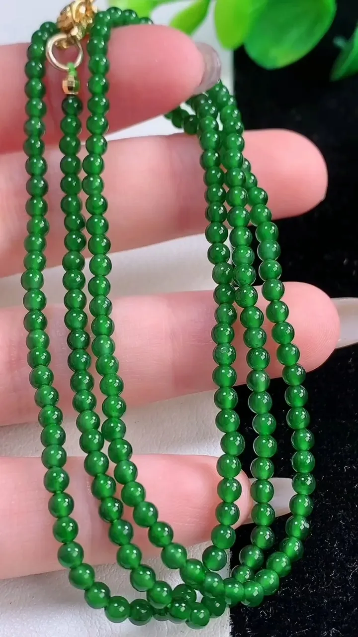 天然A货翡翠小米珠项链，尺寸2.9-194颗，重量:10.83g
12月2日