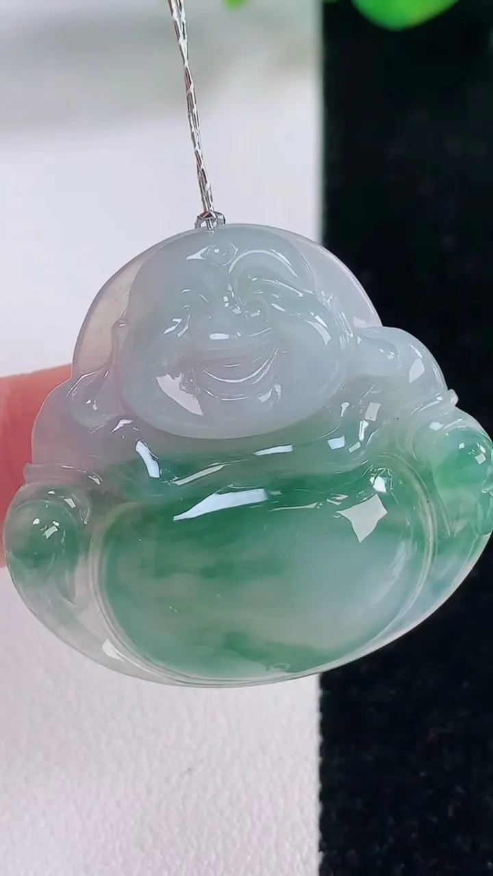 天然A货翡翠冰种飘花佛公吊坠，尺寸31.8-34-5.7，重量:9.49g
12月2日