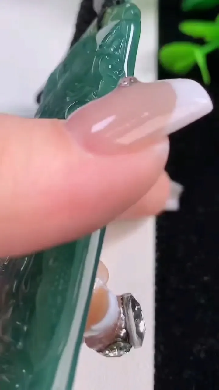 天然A货翡翠祥龙阿弥陀佛吊坠，尺寸76.6-43.3-8，重:44.94g
12月2日