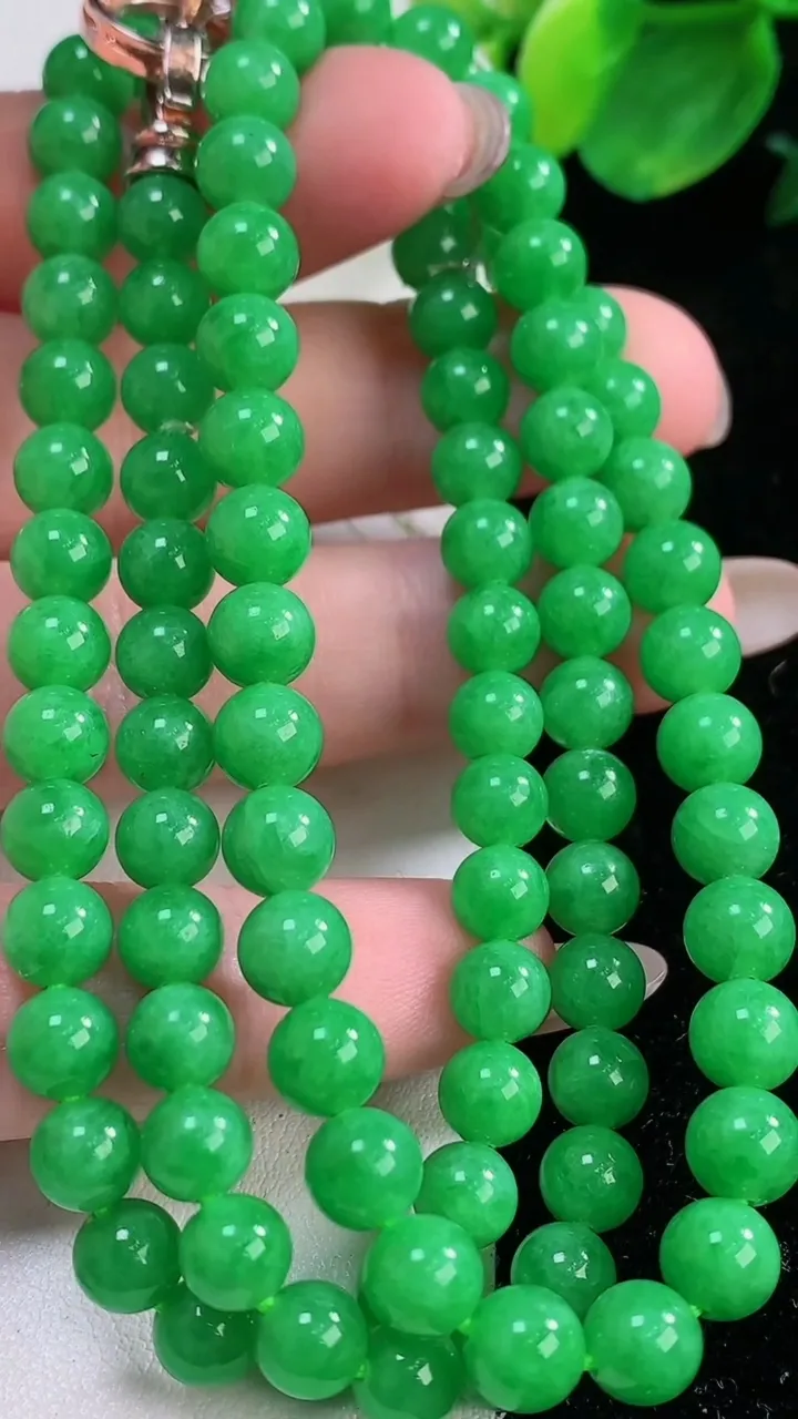 天然A货翡翠圆珠项链，尺寸6-106颗，重量:43.40g12月2日
工厂直销收藏佳品,种好水足，色