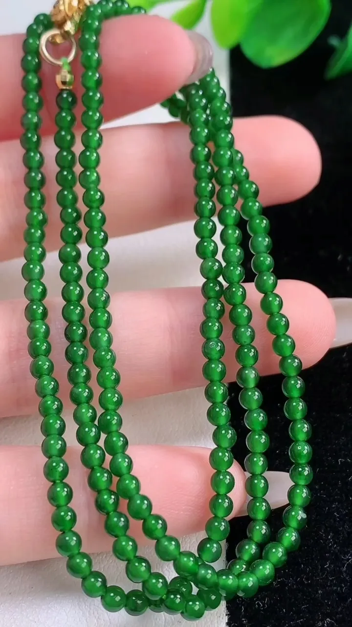天然A货翡翠小米珠项链，尺寸2.9-194颗，重量:10.83g
12月2日
