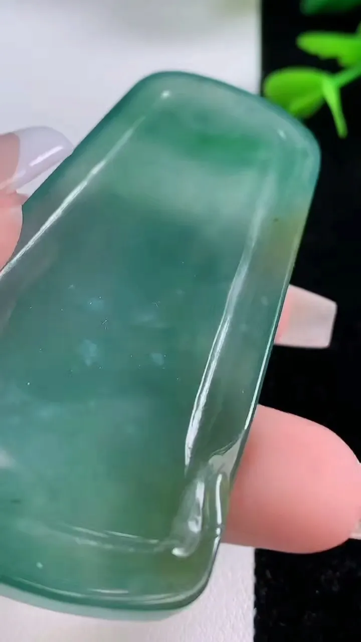 天然A货翡翠双彩阿弥陀佛吊坠，尺寸70.5-36.8-6，重:33.17g
12月2日