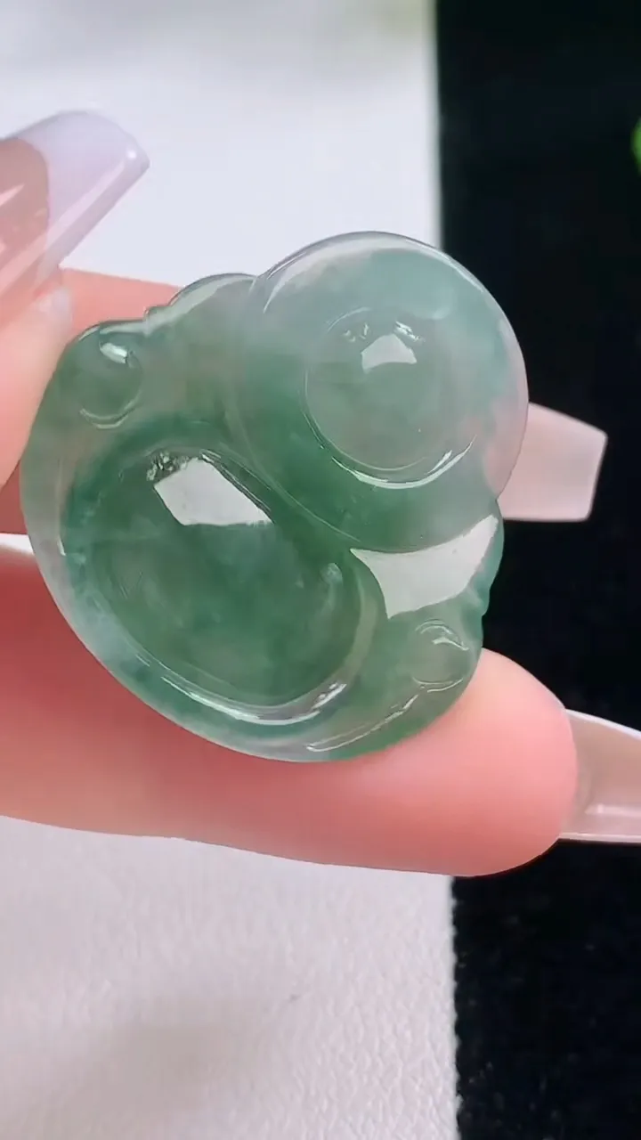 天然A货翡翠佛公吊坠，尺寸29.5-30-6.3，重量:8.23g
12月2日