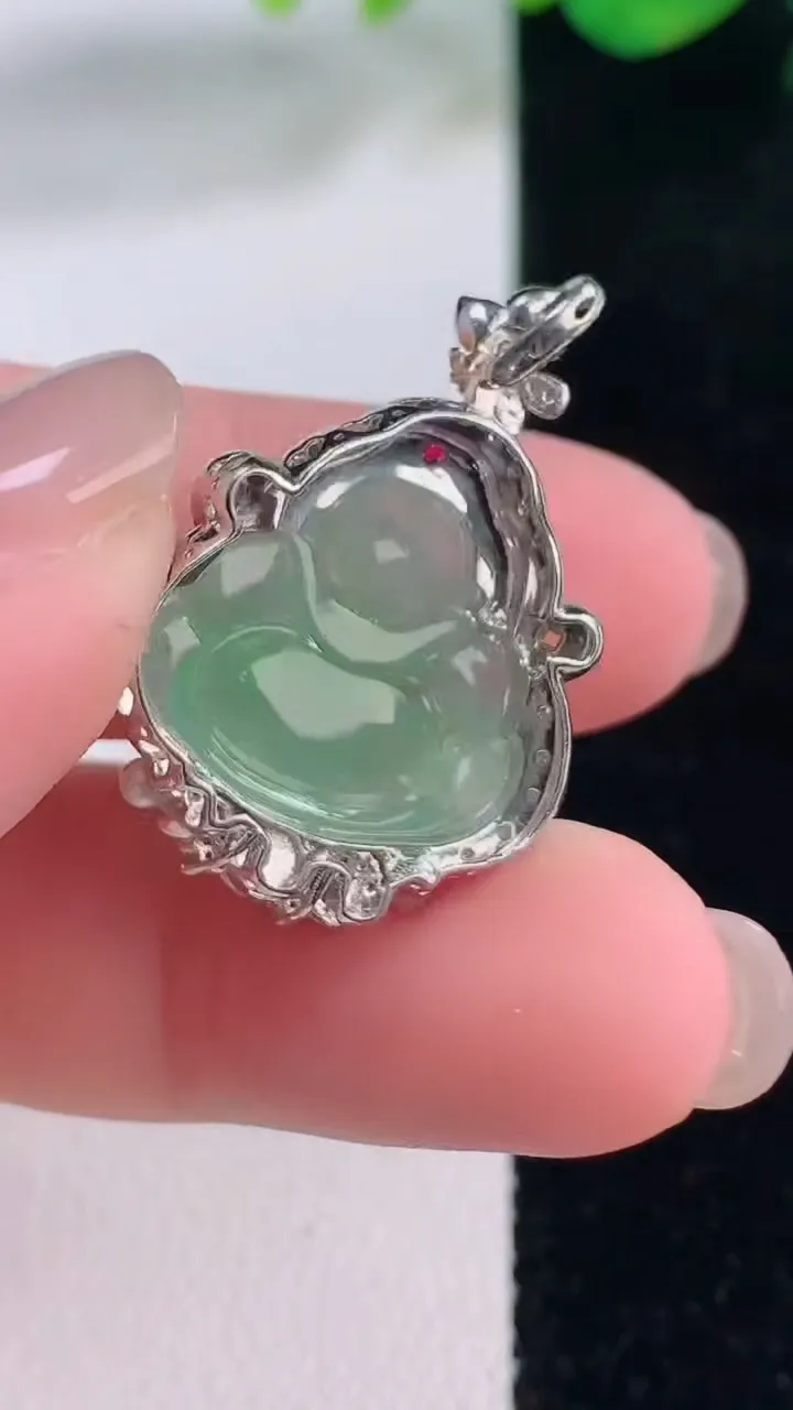 天然A货翡翠佛公吊坠，尺寸28.3-20-8.5
12月2日