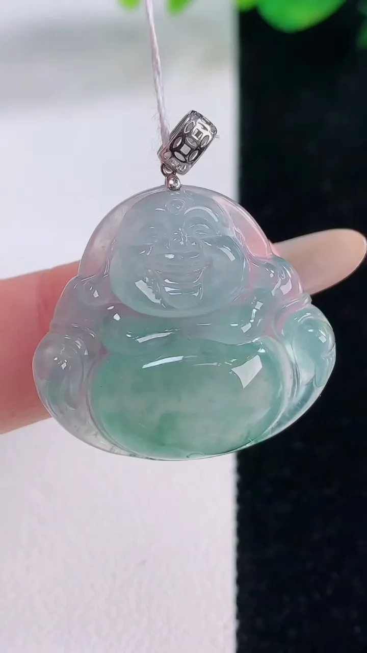 天然A货翡翠种飘花佛公吊坠，尺寸24.3-26.6-5.9，重量:6.10g
12月2日