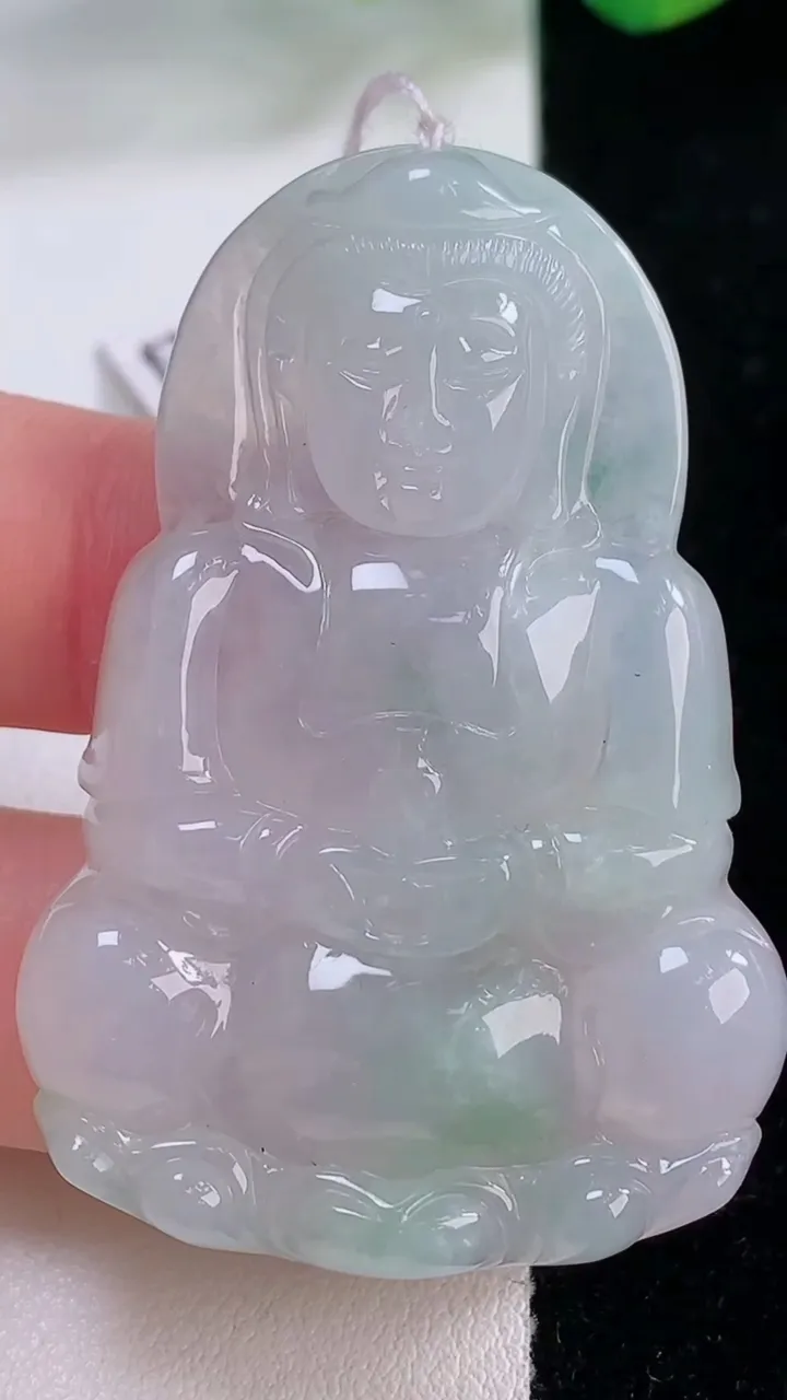 天然A货翡翠观音菩萨吊坠，尺寸51.5-35.2-5.9，重量:18.76g
12月2日