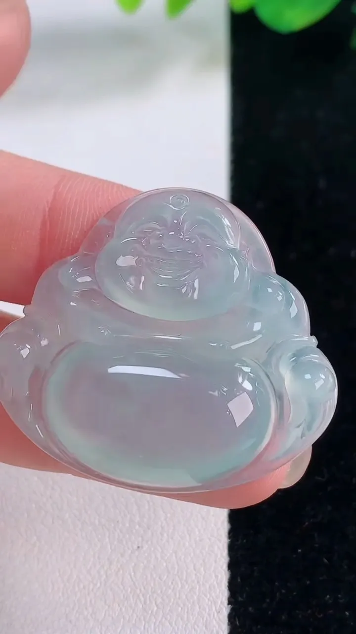 天然A货翡翠佛公吊坠，尺寸31.2-35.4-5.7，重量:9.21g
12月2日