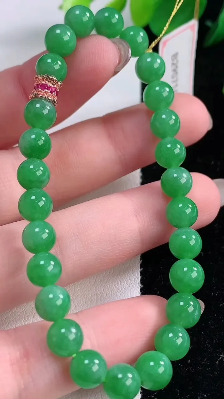 天然A货翡翠圆珠手串，尺寸6.4-26颗，重量:14.31g12月2日
工厂直销收藏佳品,种好水足，
