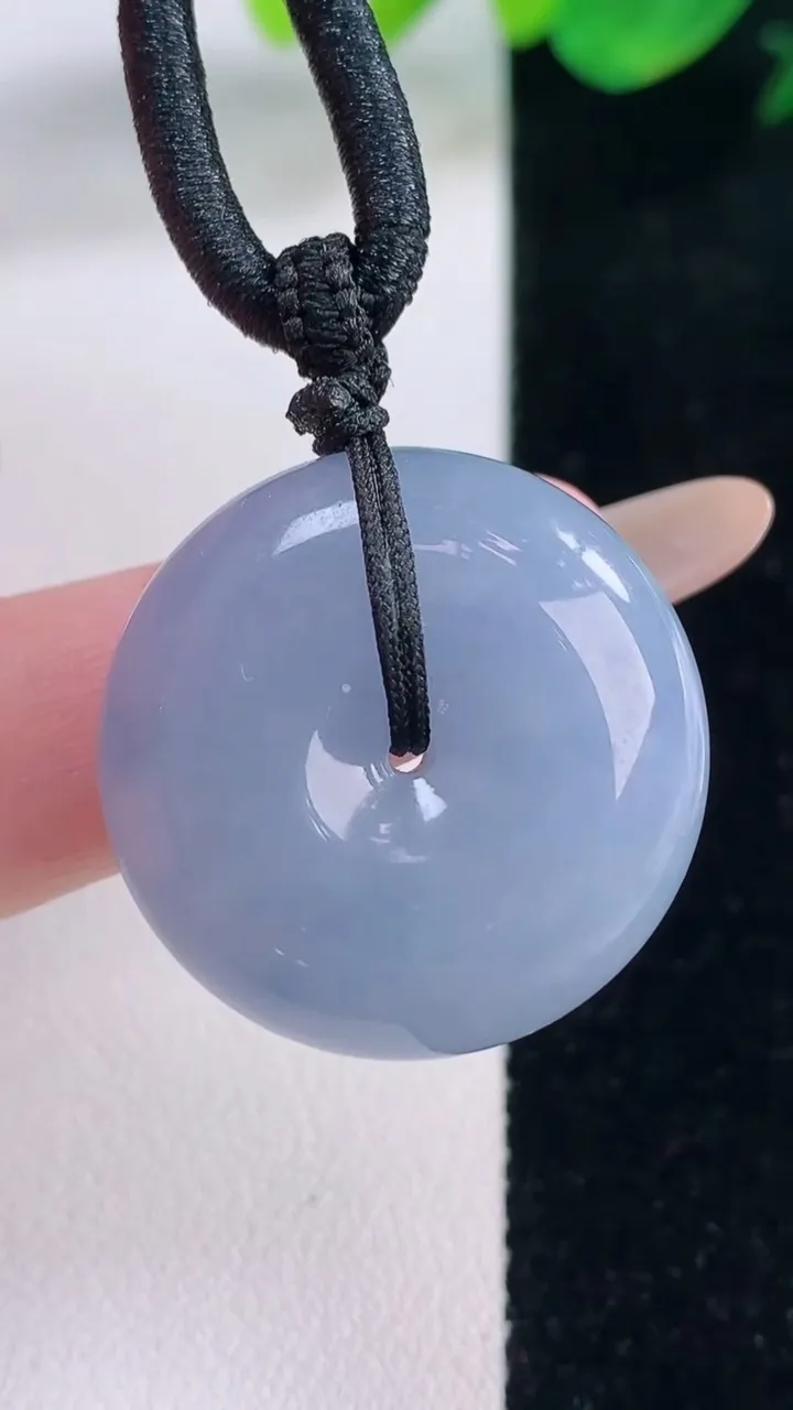 天然A货翡翠紫罗兰平安扣吊坠，尺寸25.3-10.4，重量:16.35g
12月2日