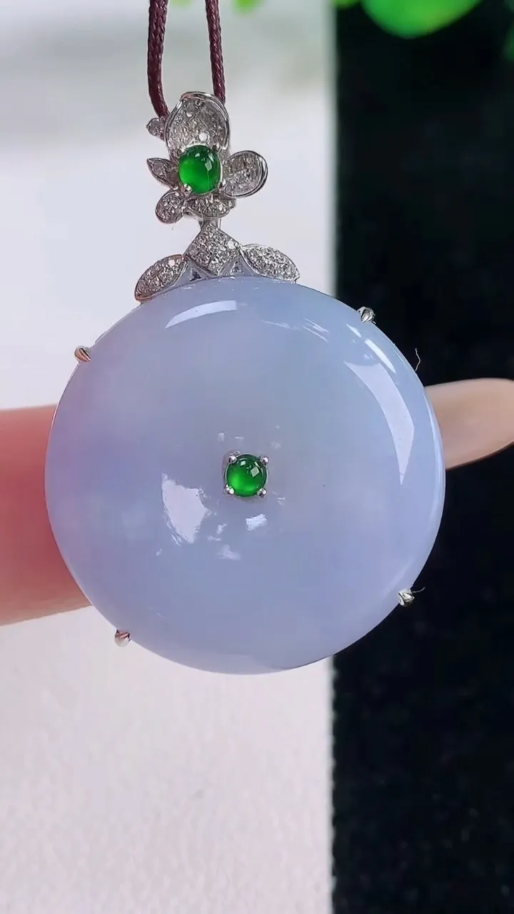 天然A货翡翠18K金紫罗兰平安扣吊坠，尺寸34.8-24.3-7.6，重量:9.54g
12月2日