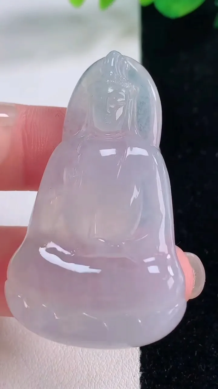 天然A货翡翠观音菩萨吊坠，尺寸50-29.8-5.9，重量:16.04g
12月2日