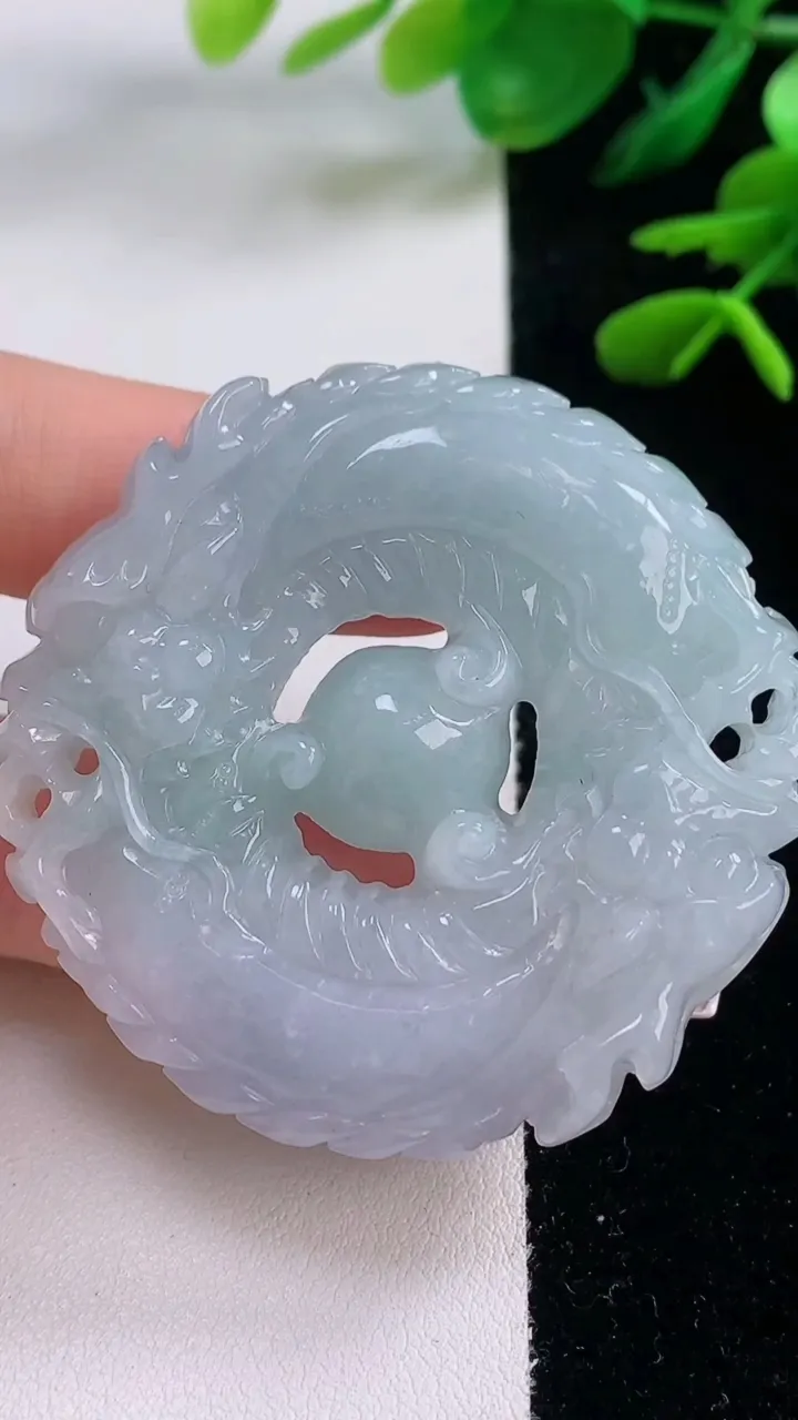 天然A货翡翠紫罗兰双龙戏珠 龙牌吊坠，尺寸49.5-50.8-11，重量:49.72g12月2日
工