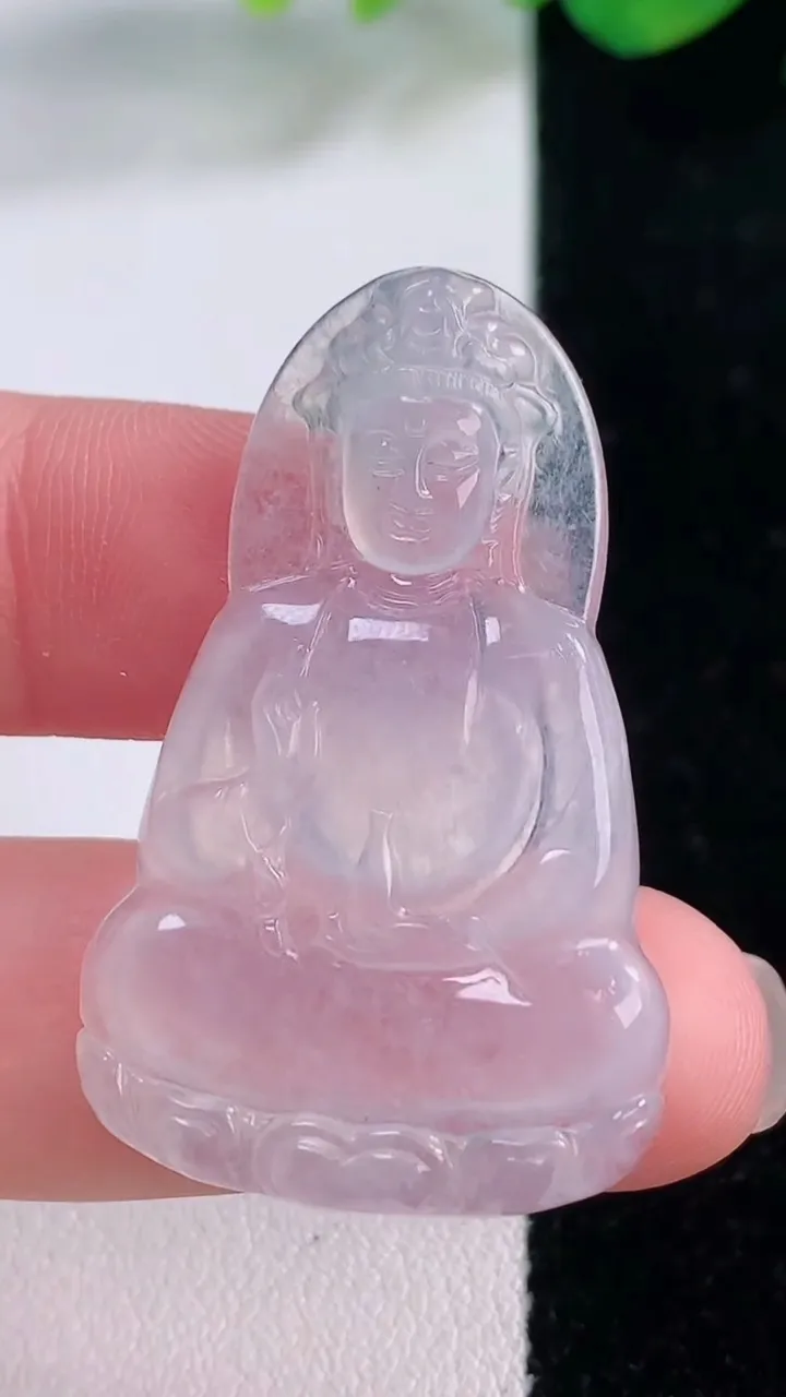 天然A货翡翠观音菩萨吊坠，尺寸40-24.8-3.8，重量:7.10g
12月2日