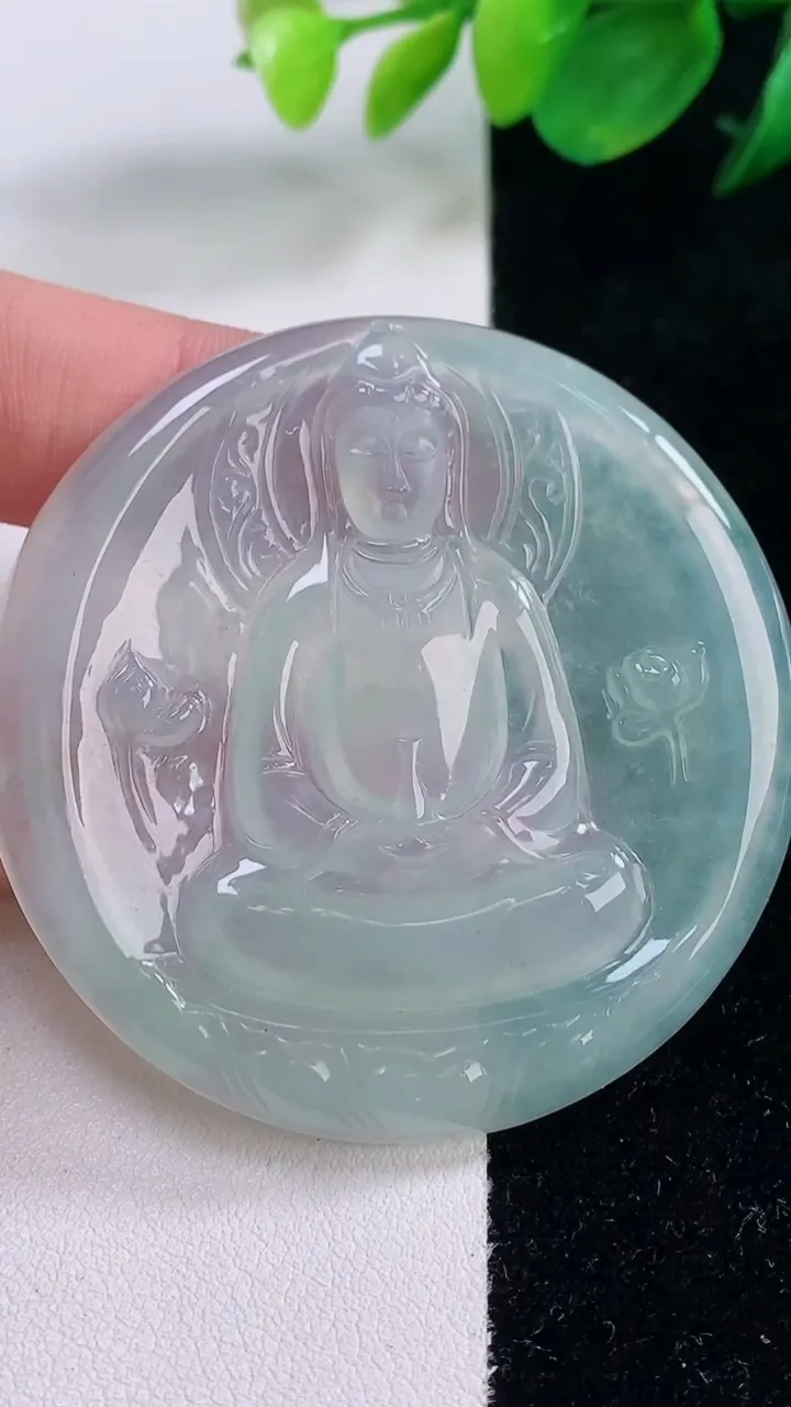 天然A货翡翠观音菩萨吊坠，尺寸54-4.6，重量:30.16g
12月2日