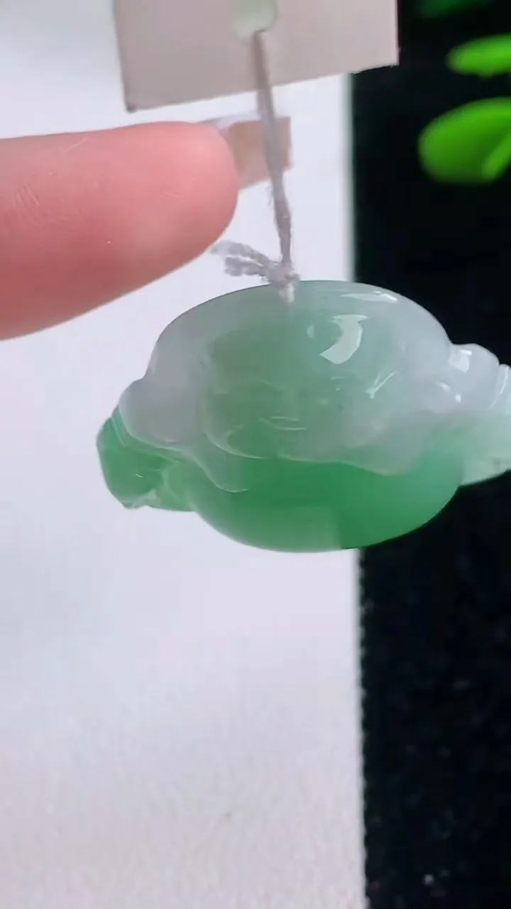 天然A货翡翠佛公吊坠，尺寸25.8-28.8-6.5，重量:7.17g
12月2日