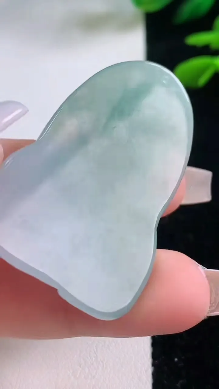 天然A货翡翠文殊菩萨吊坠，尺寸45-30-5.6，重量:13.73g
12月2日