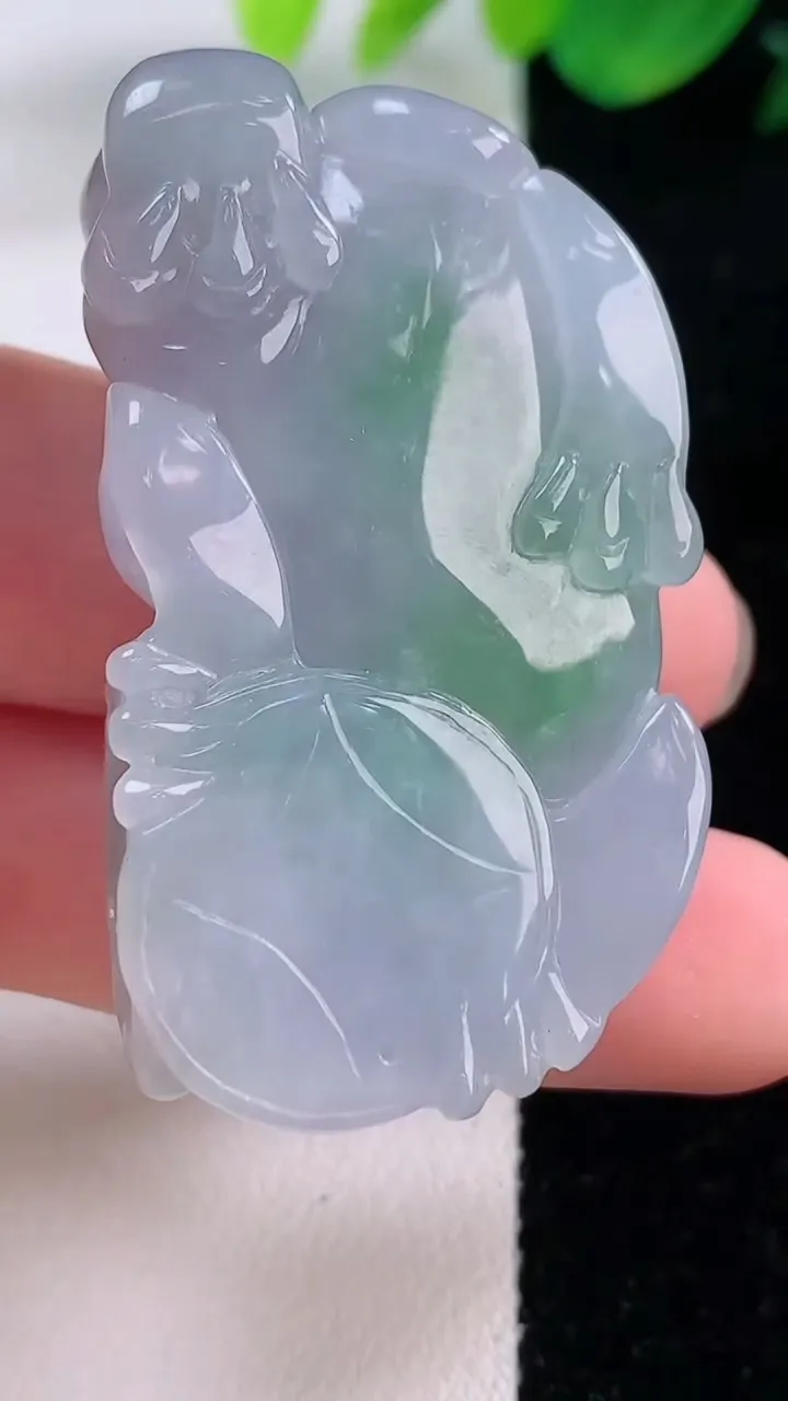 天然A货翡翠春带彩紫罗兰霸王貔貅吊坠，尺寸47.4-26.4-12，重量:32.07g
12月2日