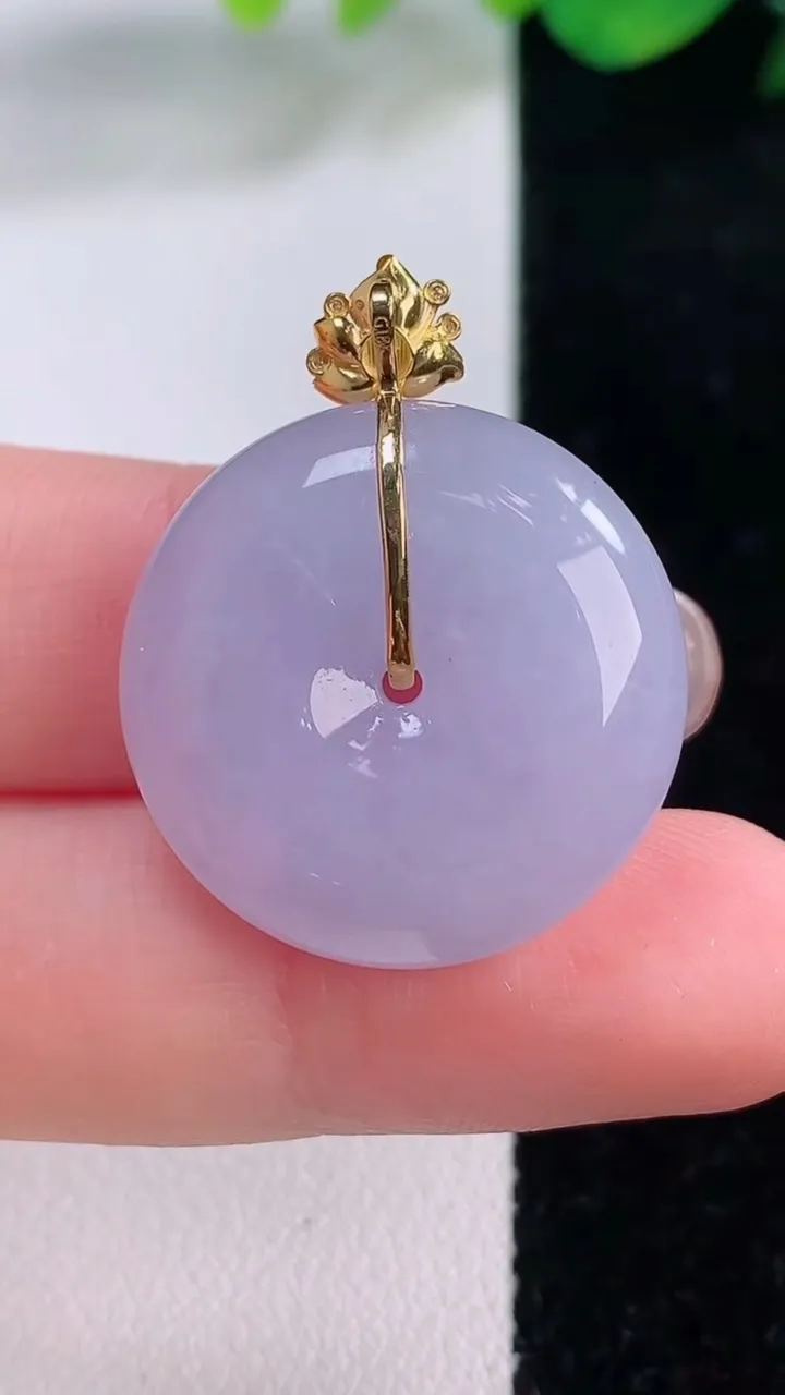 天然A货翡翠18K金紫罗兰平安扣吊坠，尺寸23.6-7.2，重量:9.12g
12月2日