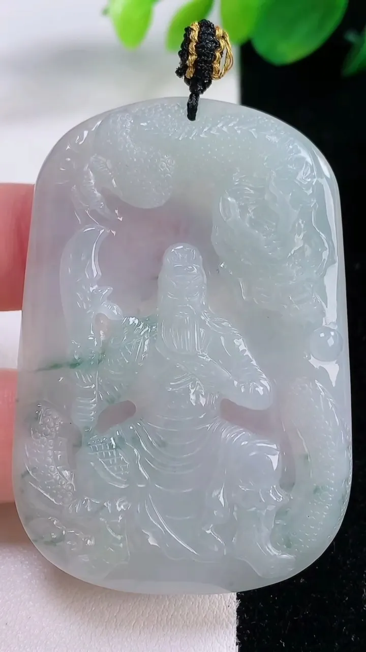 天然A货翡翠冰种飘花祥龙关公吊坠，尺寸58-39.3-5，重量:24.77g
12月2日