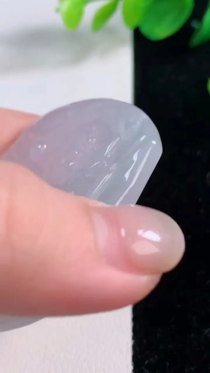 天然A货翡翠文殊菩萨吊坠，尺寸53.2-46.8-5.3，重量:28.04g
12月2日