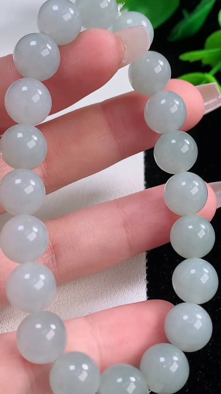 天然A货翡翠圆珠手串，尺寸9.7-20颗，重量:31.85g12月2日
工厂直销收藏佳品,种好水足，