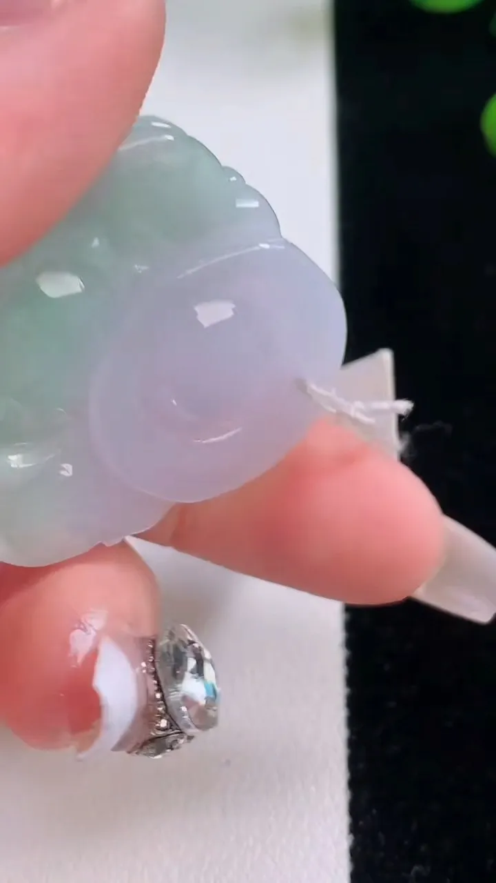 天然A货翡翠佛公吊坠，尺寸35-35-12.9，重量:24.33g
12月2日