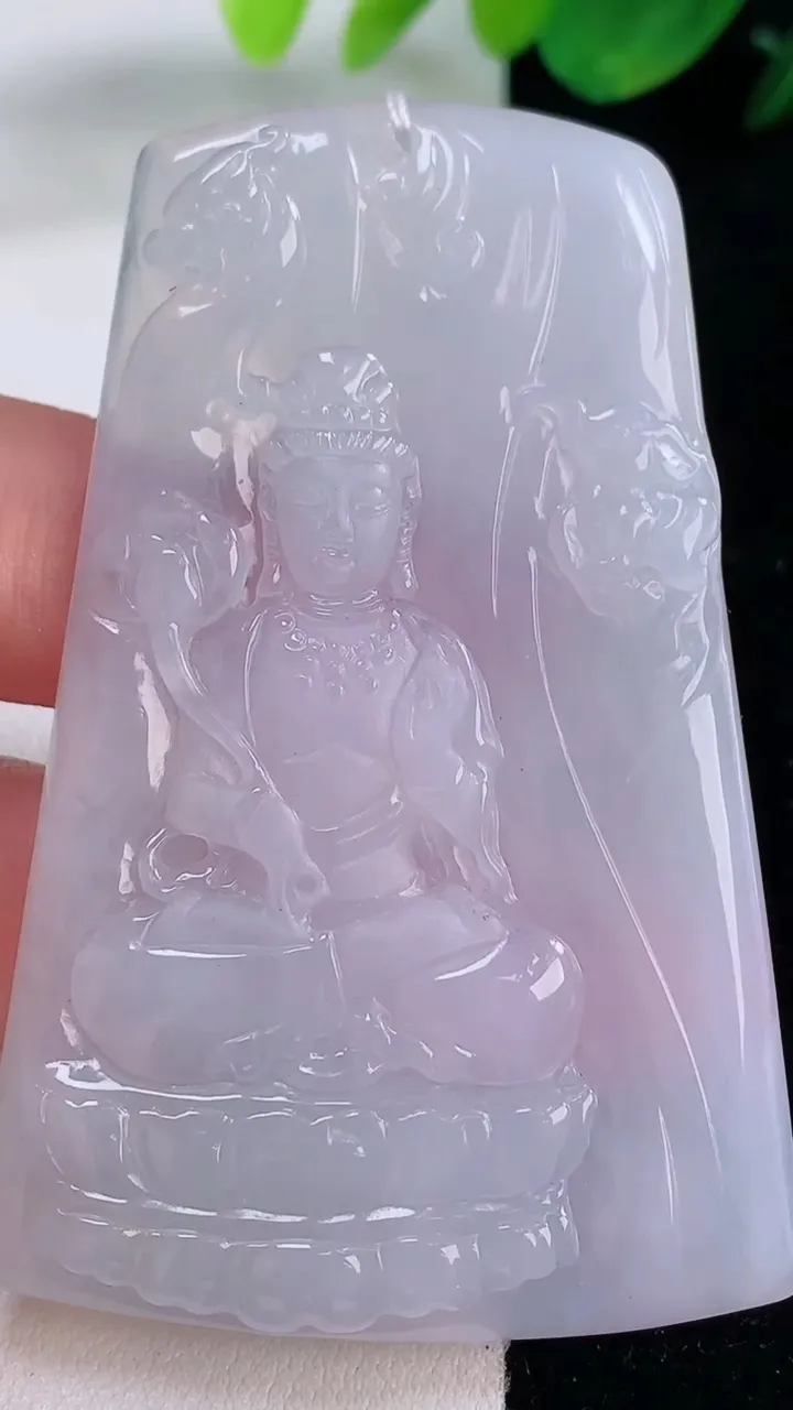 天然A货翡翠紫罗兰大势至菩萨吊坠，尺寸65.3-42.6-5，重量:27.72g
12月2日