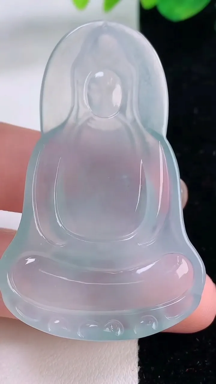 天然A货翡翠种飘花素衣观音吊坠，尺寸56.5-36.6-5.5，重量:19.40g
12月2日