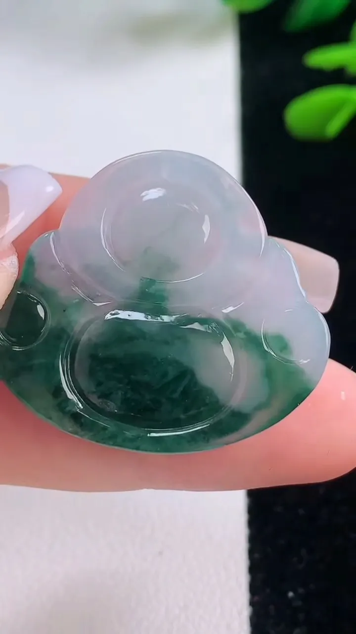 天然A货翡翠冰种飘花佛公吊坠，尺寸28.5-32.2-5.7，重量:7.61g
12月2日