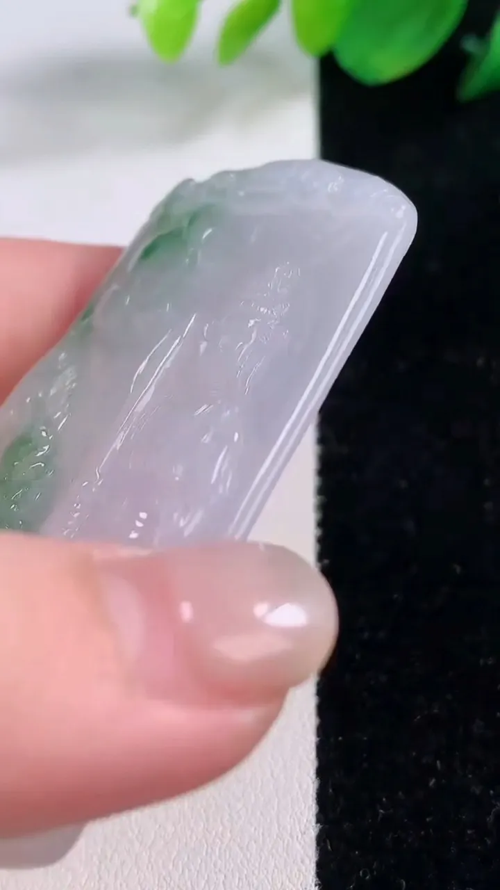 天然A货翡翠冰种飘花文殊菩萨吊坠，尺寸63-38-54，重量:29.25g
12月2日