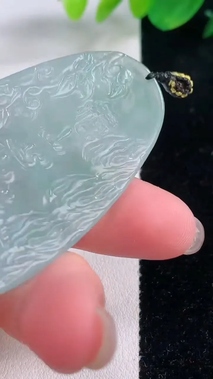 天然A货翡翠普贤菩萨吊坠，尺寸66.5-31.3-4.5，重量:24.00g
12月2日