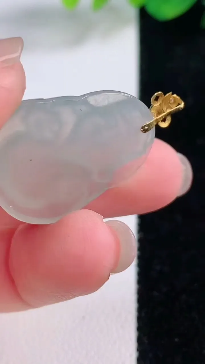 天然A货翡翠种白冰财神爷吊坠，尺寸27.5-21.7-4.9，重量:5.42g
12月2日