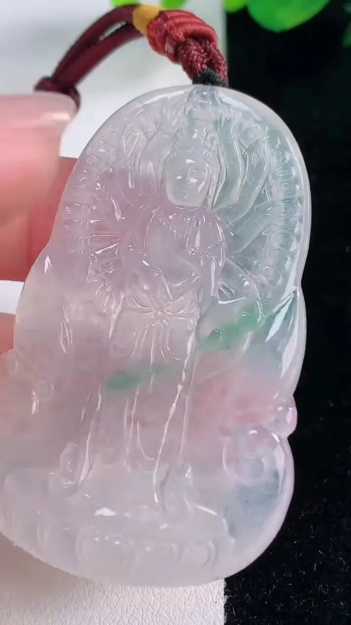 天然A货翡翠千手观音吊坠，尺寸57-34-3.5，重量:17.25g
12月2日