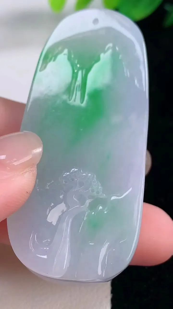 天然A货翡翠山水牌吊坠，尺寸61.5-27.7-13，重量:39.86g
12月2日