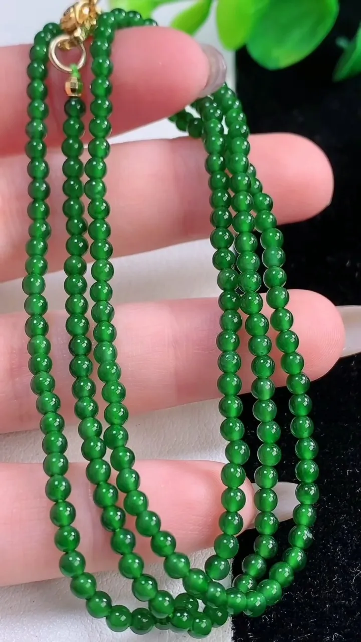 天然A货翡翠小米珠项链，尺寸2.9-194颗，重量:10.83g
12月2日