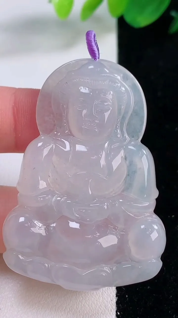 天然A货翡翠观音菩萨吊坠，尺寸52.2-37.2-5.4，重量:17.43g
12月2日