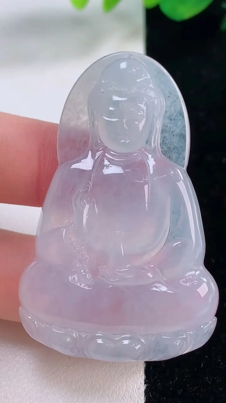 天然A货翡翠冰种紫罗兰观音菩萨吊坠，尺寸53.5-34.7-5.6，重量:18.66g
12月2日