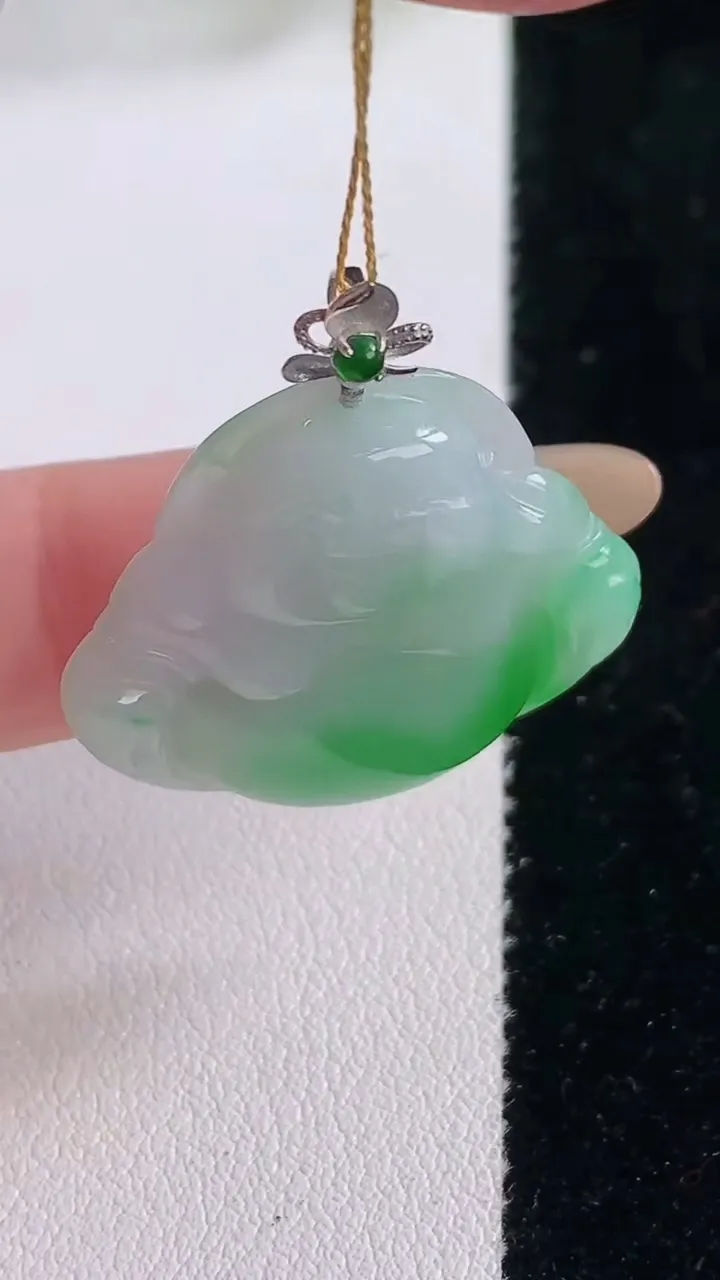 天然A货翡翠佛公吊坠，尺寸25.8-27.7-5，重量:6.29g
12月2日