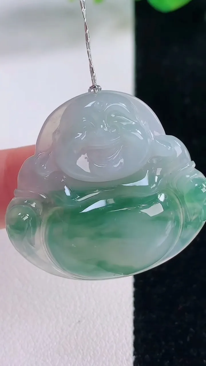 天然A货翡翠冰种飘花佛公吊坠，尺寸31.8-34-5.7，重量:9.49g
12月2日