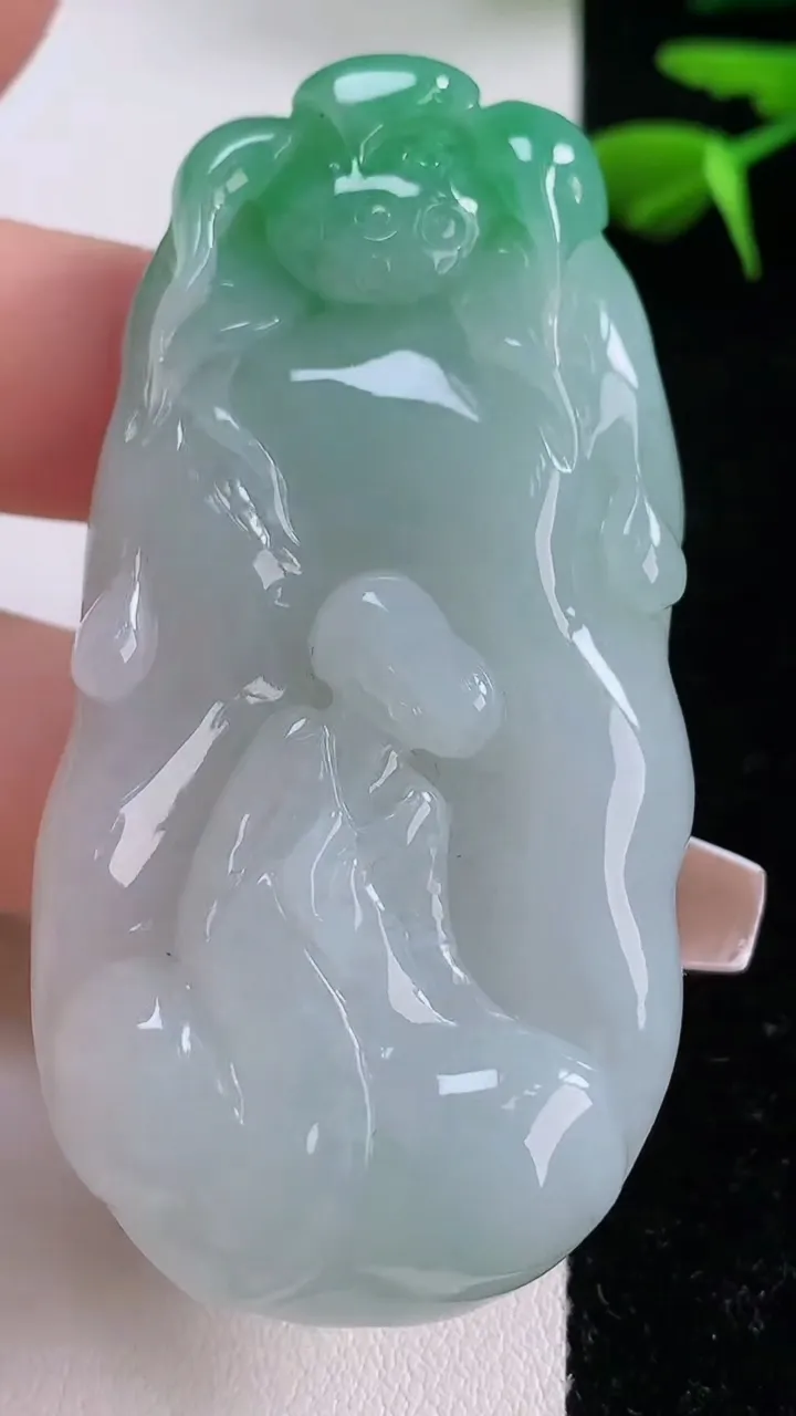 天然A货翡翠悟道吊坠，尺寸63-32-12，重:50.25g
12月2日