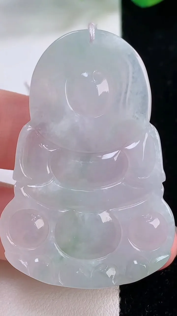 天然A货翡翠观音菩萨吊坠，尺寸51.5-35.2-5.9，重量:18.76g
12月2日