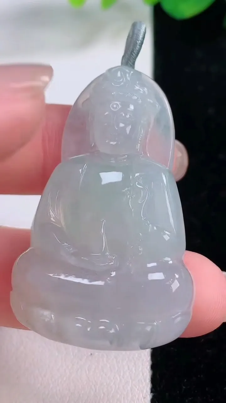 天然A货翡翠观音菩萨吊坠，尺寸44.4-28.6-6.2，重量:14.05g
12月2日